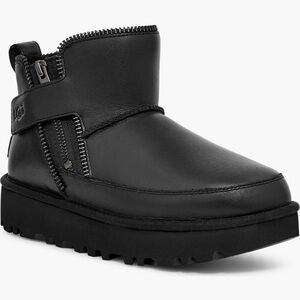 UGG Classic Mini Moto Black Boots Zipper 7 NWT New Box UGGS Booties Leather HP🎉